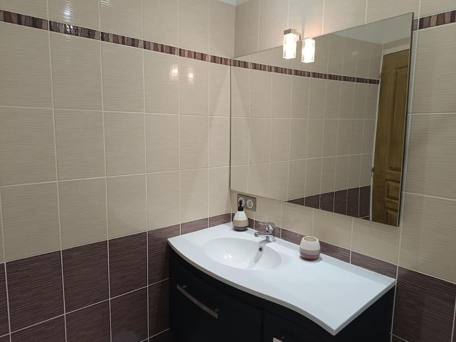Appartement 2 A 4 Personnes Antraigues Exteriér fotografie