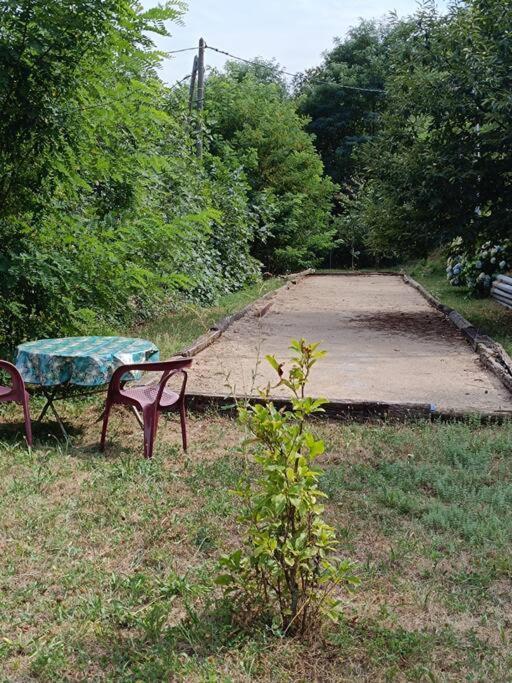 Appartement 2 A 4 Personnes Antraigues Exteriér fotografie